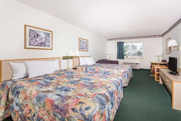  - Super 8 Motel Eagle River