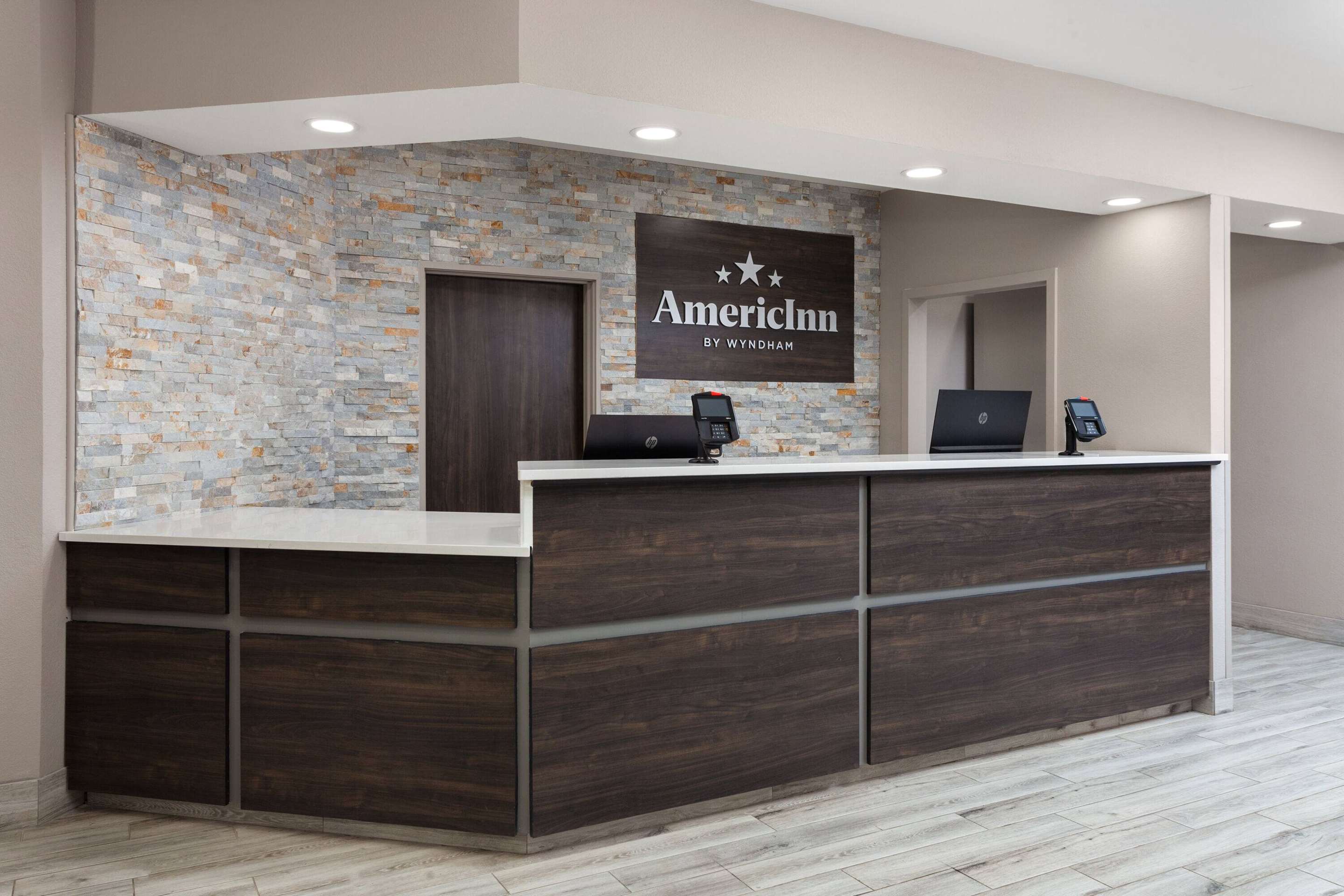 Reception | Super 8 by Wyndham Eagle River