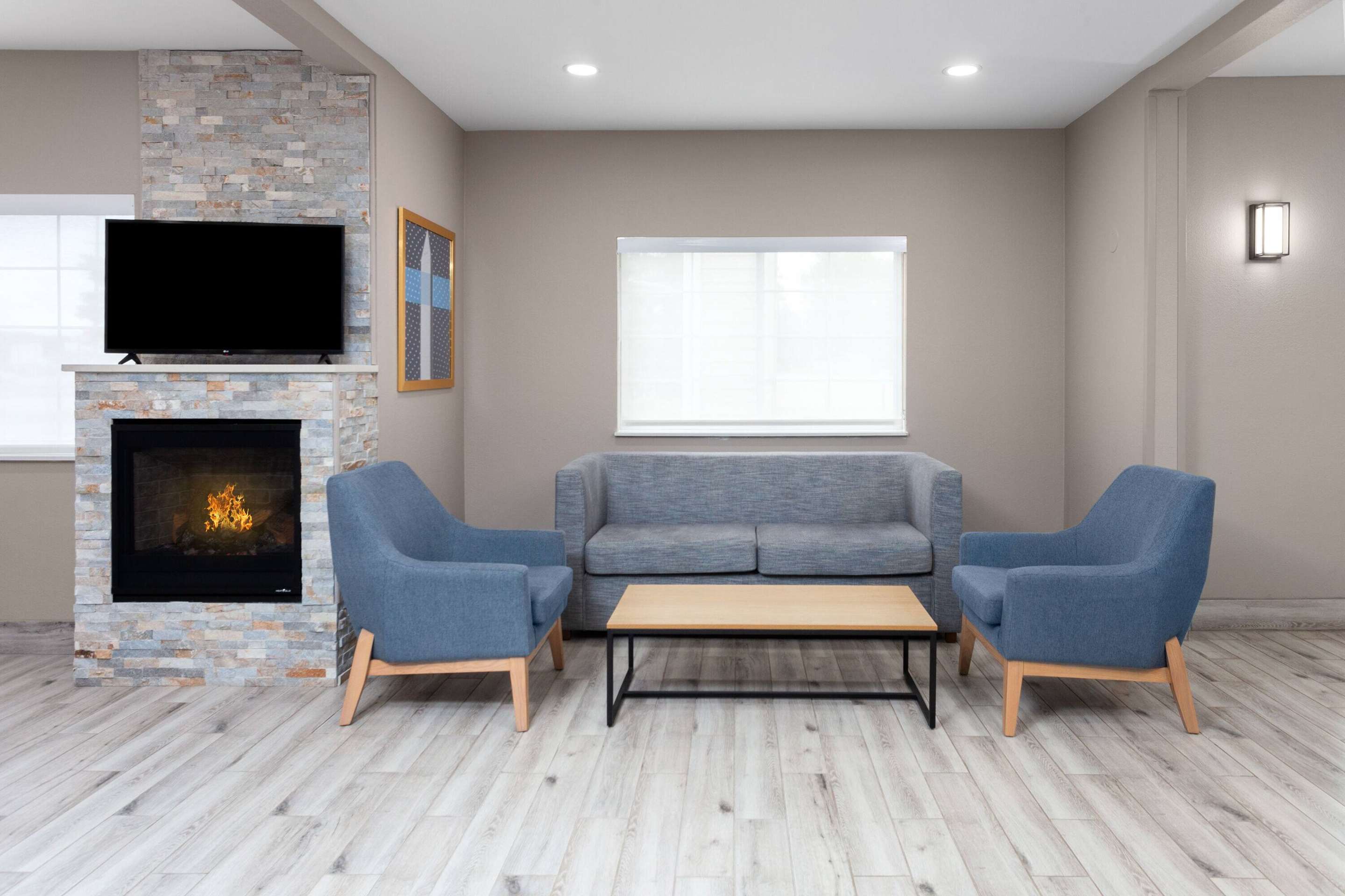 Lobby | Super 8 by Wyndham Eagle River