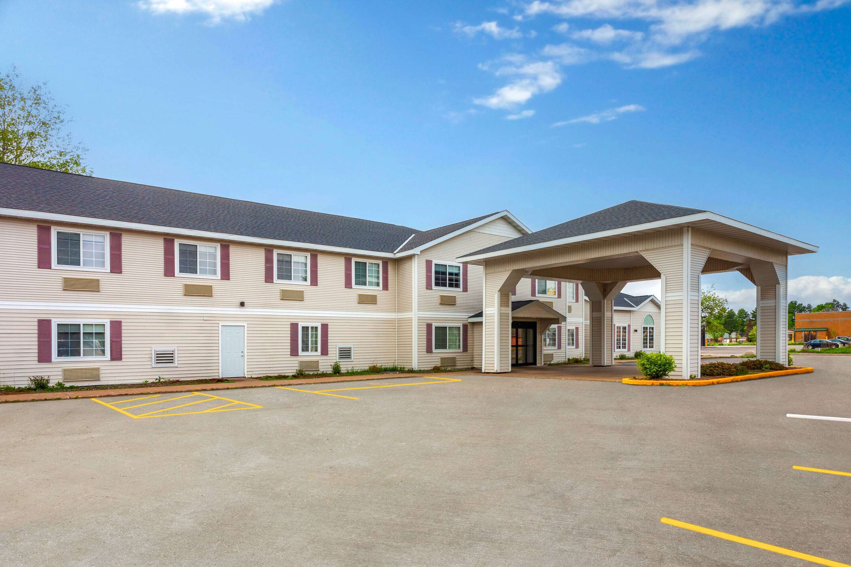 Exterior | Super 8 by Wyndham Eagle River