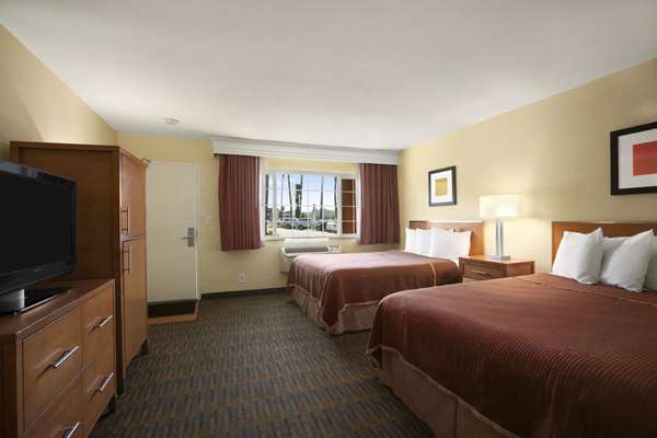  - Howard Johnson Inn SeaWorld San Diego