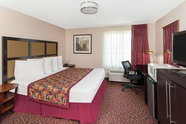  - Baymont Inn & Suites Calumet City - I-94, Exit 71