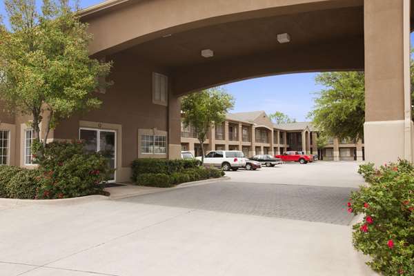 Exterior view - Howard Johnson Express Inn Grand Prairie