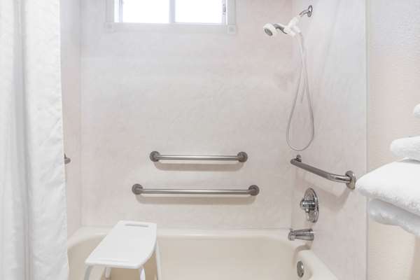  - Days Inn Hotel Burns