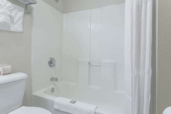  - Super 8 Hotel Dixon - I-80, Exit 63