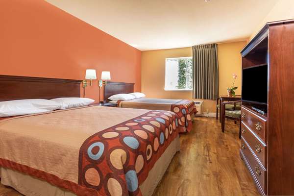  - Super 8 Hotel Dixon - I-80, Exit 63