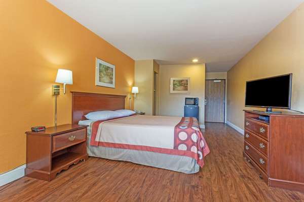  - Super 8 Hotel Dixon - I-80, Exit 63