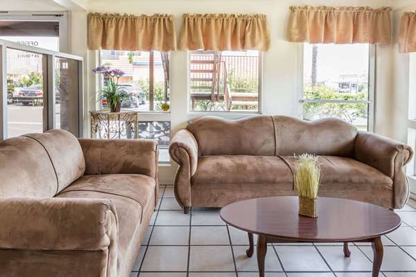  - Days Inn San Bernardino