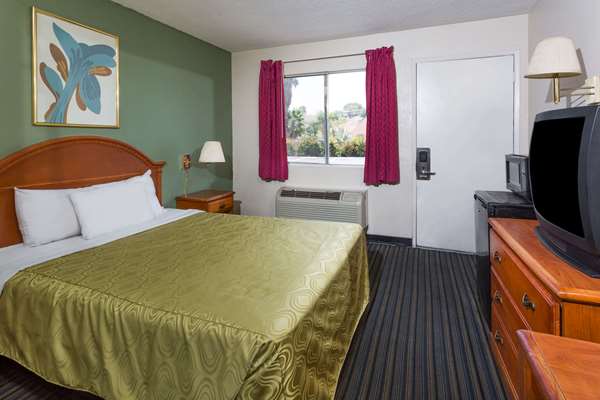  - Days Inn San Bernardino
