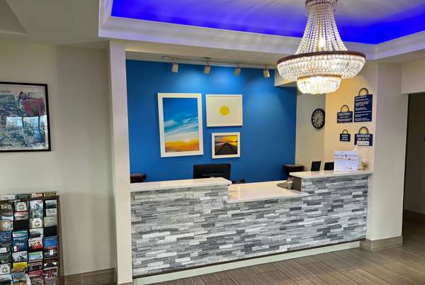  - Days Inn & Suites Opelousas - I-49, Exit 18