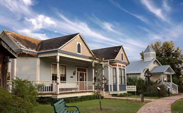  - Days Inn & Suites Opelousas - I-49, Exit 18