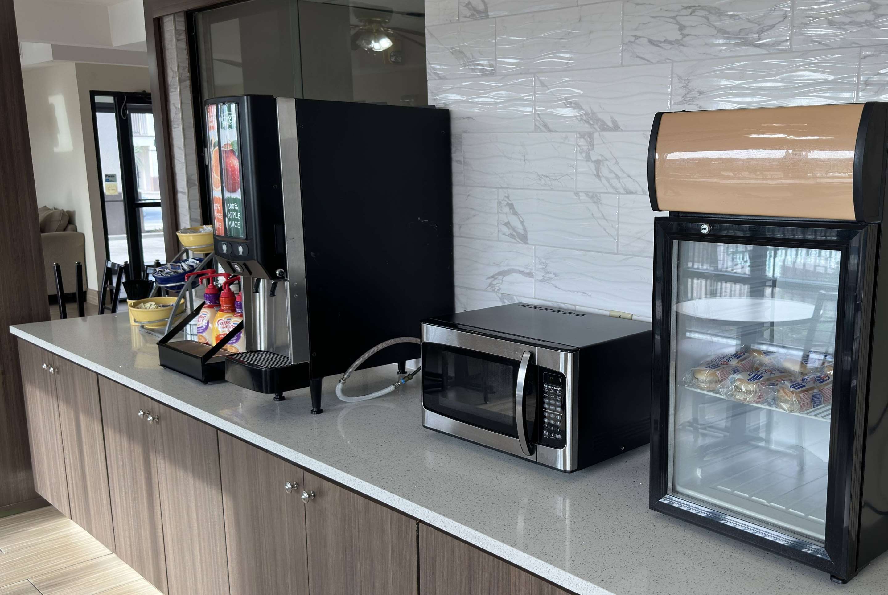 Undefined | Days Inn & Suites by Wyndham Opelousas