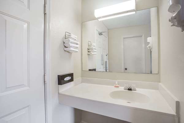  - Super 8 Hotel Manning - I-95, Exit 119