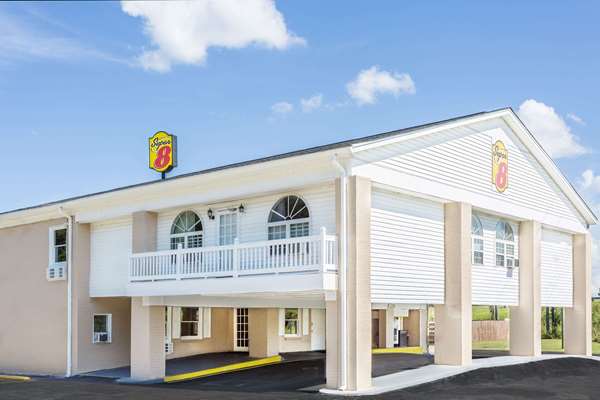 Exterior view - Super 8 Hotel Manning - I-95, Exit 119