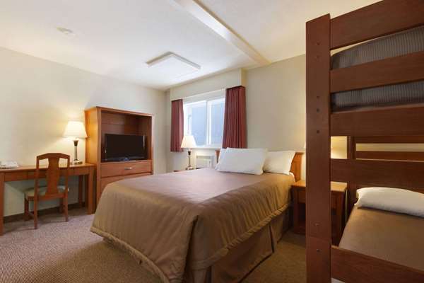  - Travelodge Fraser Highway Langley