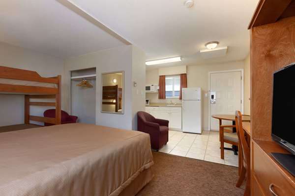  - Travelodge Fraser Highway Langley