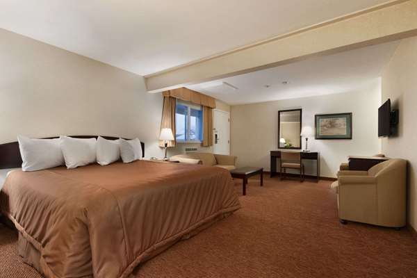 Suite - Travelodge Fraser Highway Langley