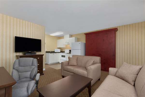  - Travelodge Mountview Motel Kamloops