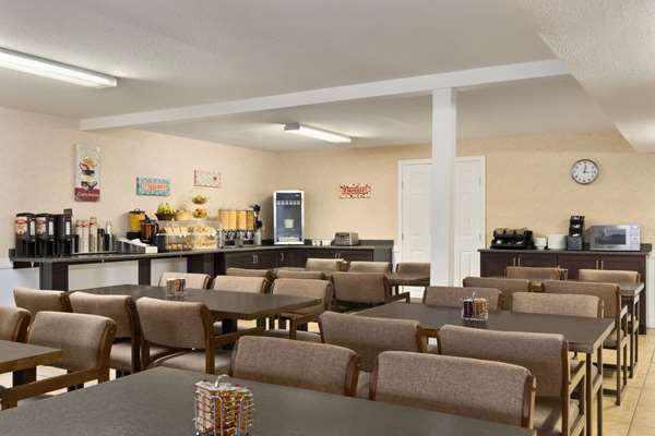 Restaurant - Travelodge Mountview Motel Kamloops