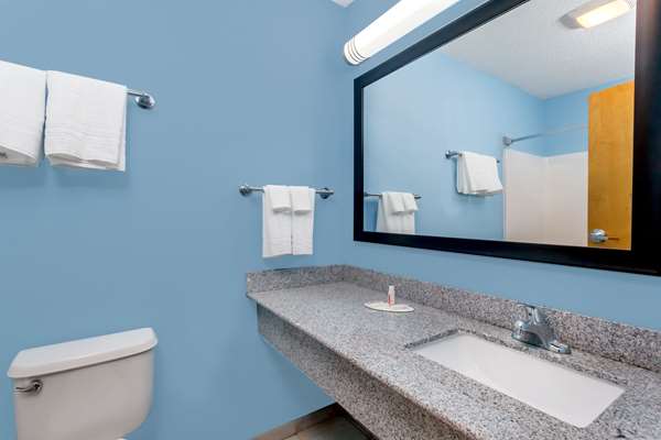  - Super 8 Motel Harrington