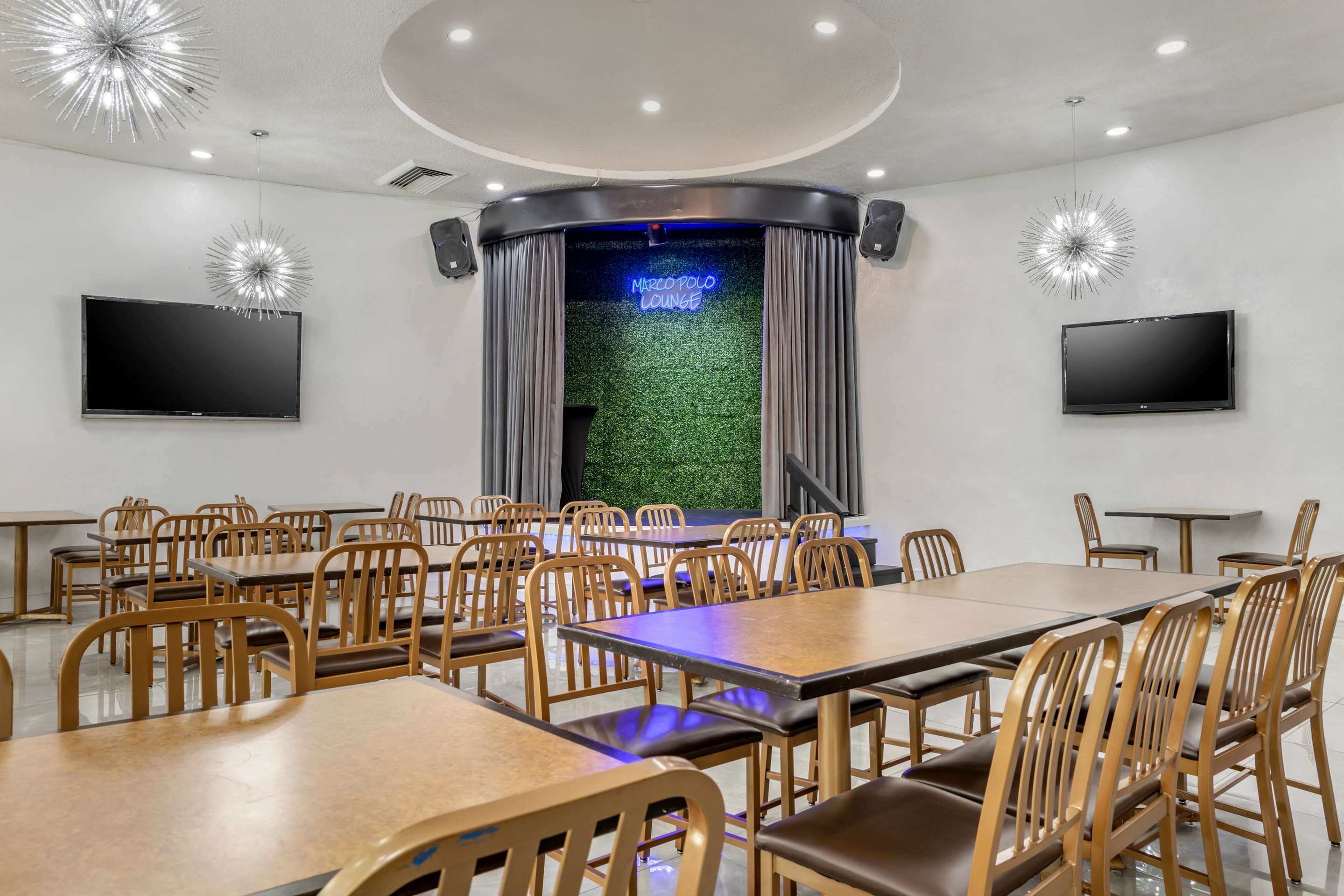BarLounge | Ramada Marco Polo Beach