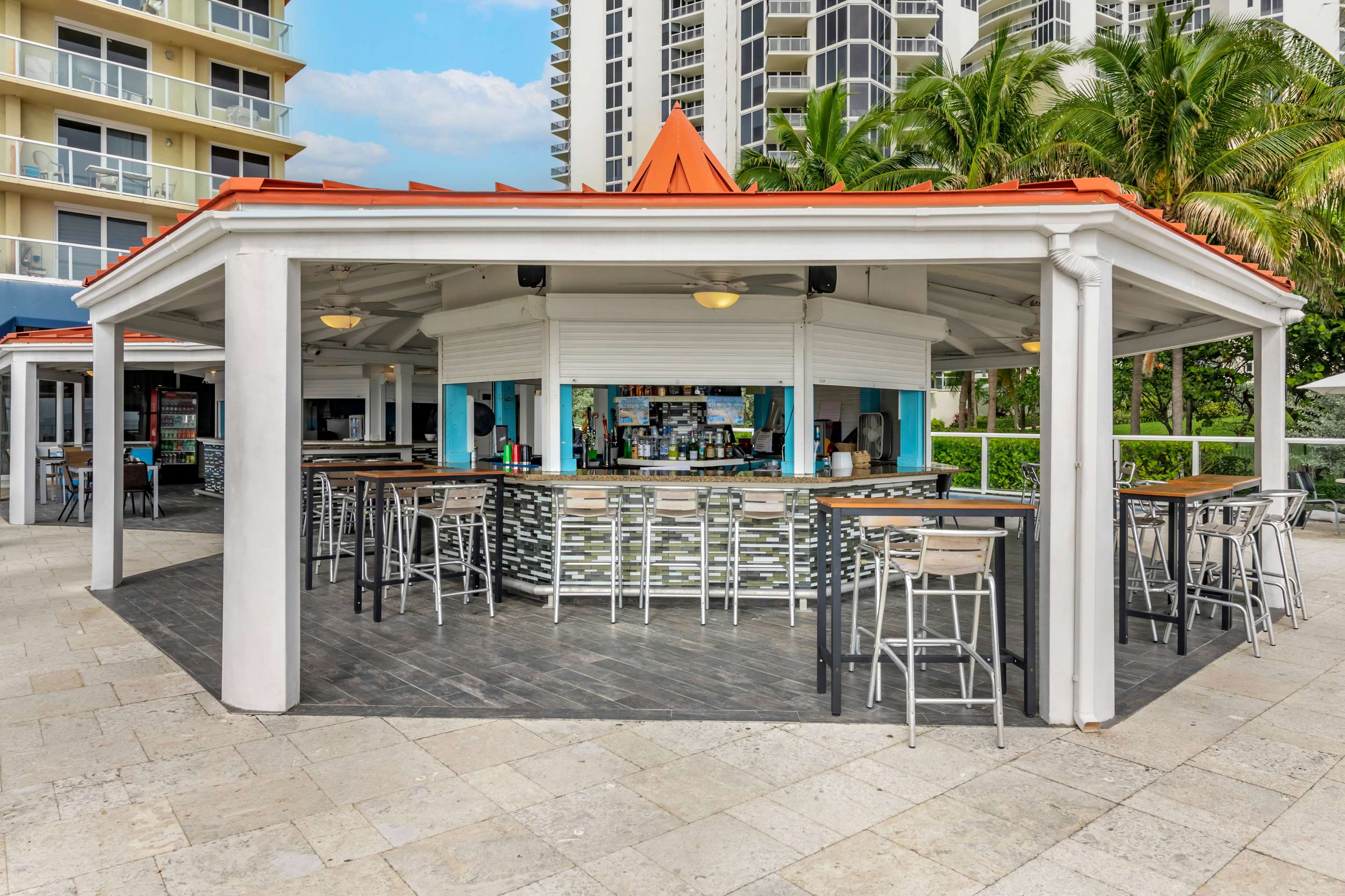 BarLounge | Ramada Marco Polo Beach