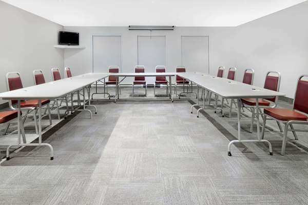  - Super 8 Hotel Morden