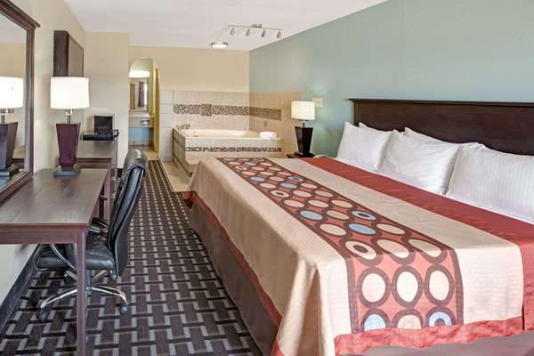 Suite - Super 8 Motel Loop 12 Dallas - I-30, Exit 52