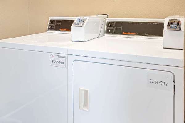  - Super 8 Motel Loop 12 Dallas - I-30, Exit 52