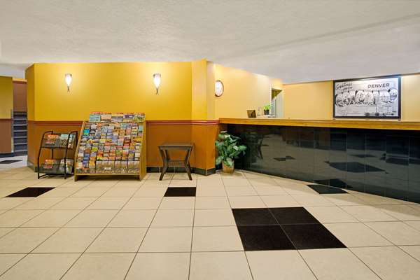  - Super 8 Motel Denver - I-70, Exit 278