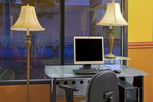 Conference Area - Super 8 Motel Denver - I-70, Exit 278