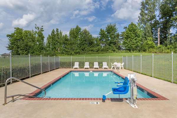 Pool - Super 8 Hotel Booneville
