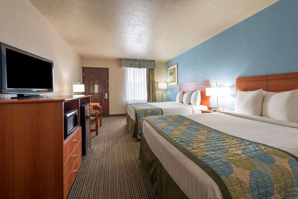  - Ramada Inn Downtown North Louisville - I-71, Exit 2