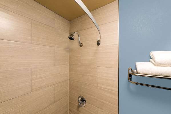  - Ramada Inn Downtown North Louisville - I-71, Exit 2