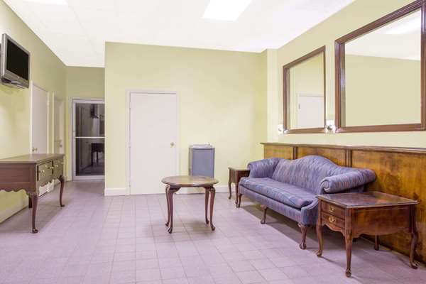  - Days Inn Milledgeville