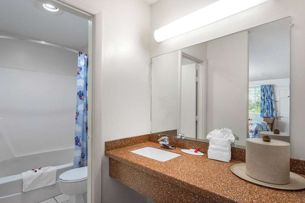 TRAVELODGE CAPE COD AREA-guestroom-Guest Room,Bathroom,On-Site.jpg
