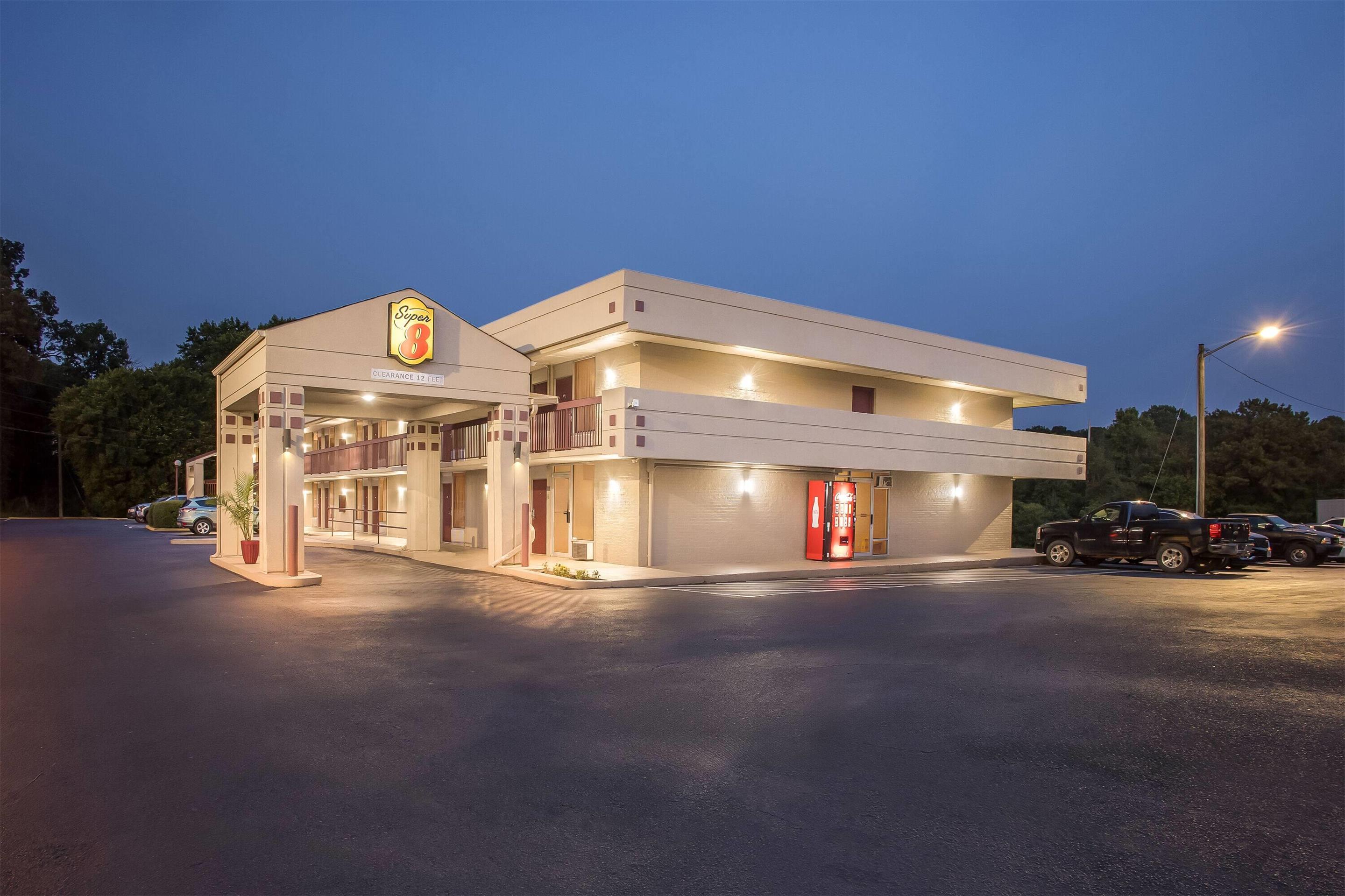 Exterior | Super 8 by Wyndham Commerce