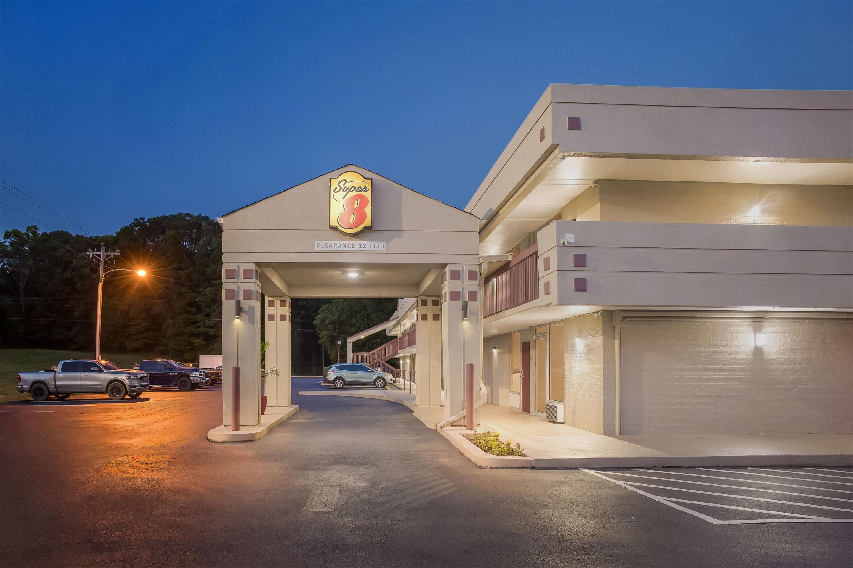 Exterior | Super 8 by Wyndham Commerce