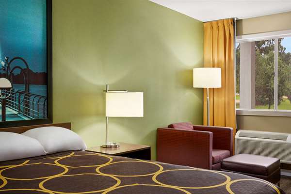  - Super 8 Motel Brookhaven - I-55, Exit 42