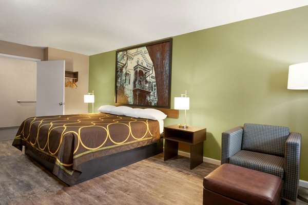  - Super 8 Motel Brookhaven - I-55, Exit 42