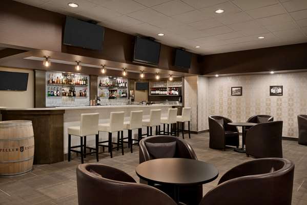 Bar - Ramada Plaza Hotel Regina