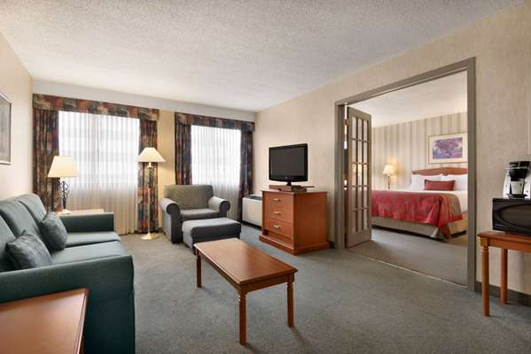 Suite - Ramada Plaza Hotel Regina