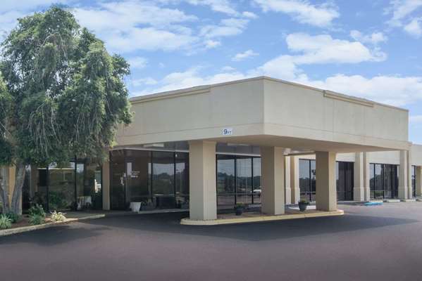 Exterior view - Days Inn Clanton - I-65, Exit 205