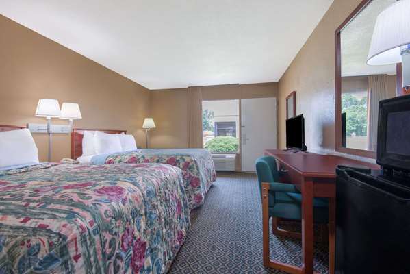  - Days Inn Clanton - I-65, Exit 205