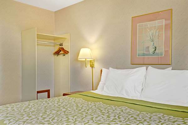  - Days Inn Monticello