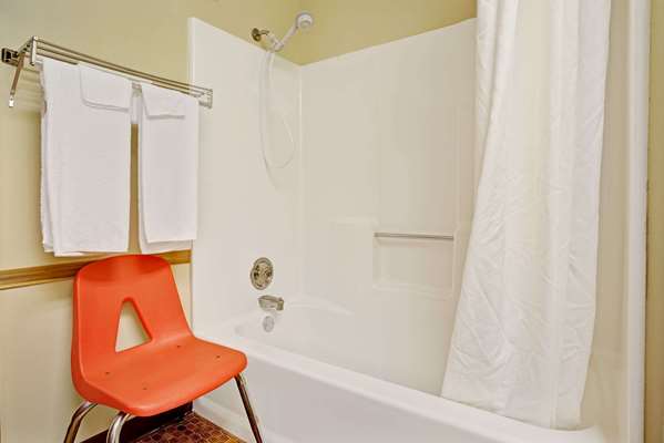  - Days Inn Monticello