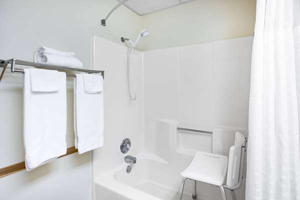  - Days Inn Monticello