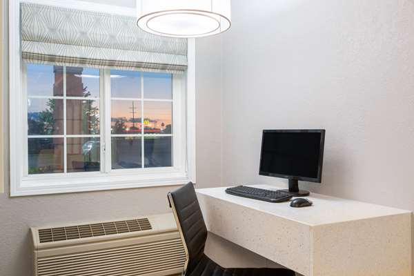 Conference Area - Super 8 Hotel Ottawa - I-35, Exit 183