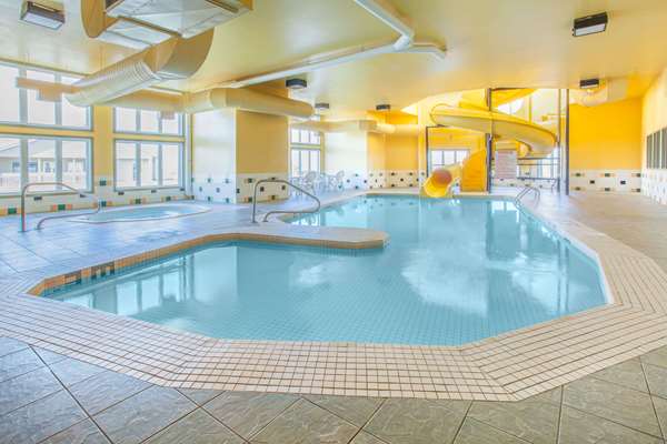 Pool - Super 8 Hotel Millbrook