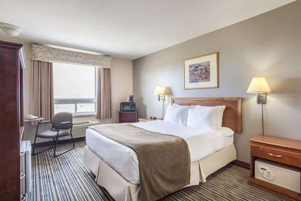 Suite - Super 8 Hotel Millbrook